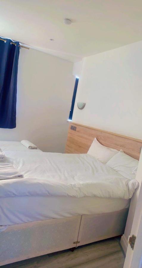 Entire Two Double Bedrooms Flat N4 Грейт-Ярмут Экстерьер фото